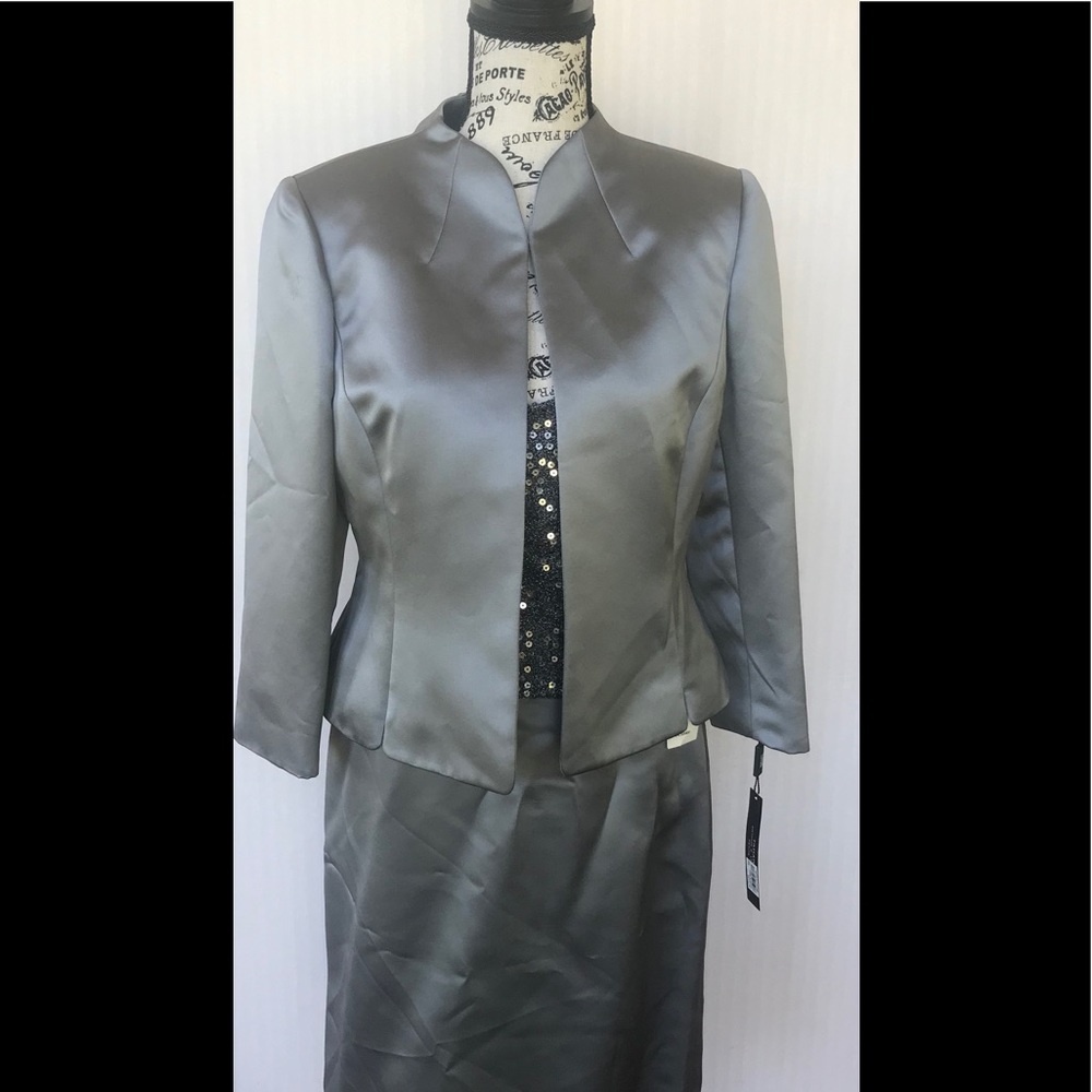 Tahari Levine skirt suit 6 petite new with tags
